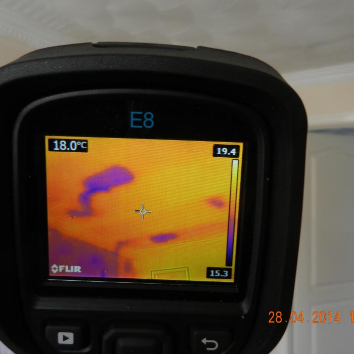 This thermal image helped identify a leak from an en-suite shower located in the room above. The leak had only recently occurred and as such there was little spoiling or discolouration to the wall or ceiling finishes in the room below . Using thermogrpahy allowed us to quickly identify the source of the leak and establish what materials had been affected by the escape of water. This survey provided valuable information to the client allowing them to quickly isolate the leaking services minimising damage and saving both themselves and their insurers time and money.&nbsp;